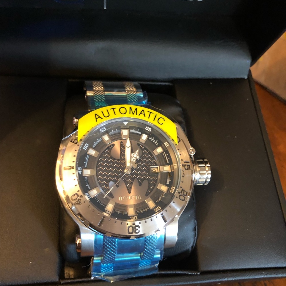 NWT Limited Edition Invicta Batman men’s watch